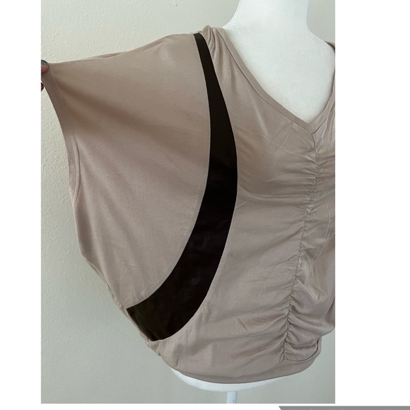 only edge  Medium collection luxury top blouse - Picture 3 of 7